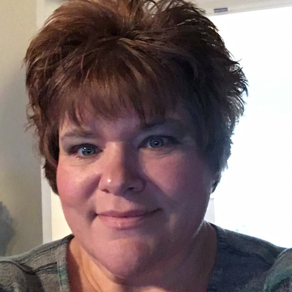 Meet your Posher, Lora
